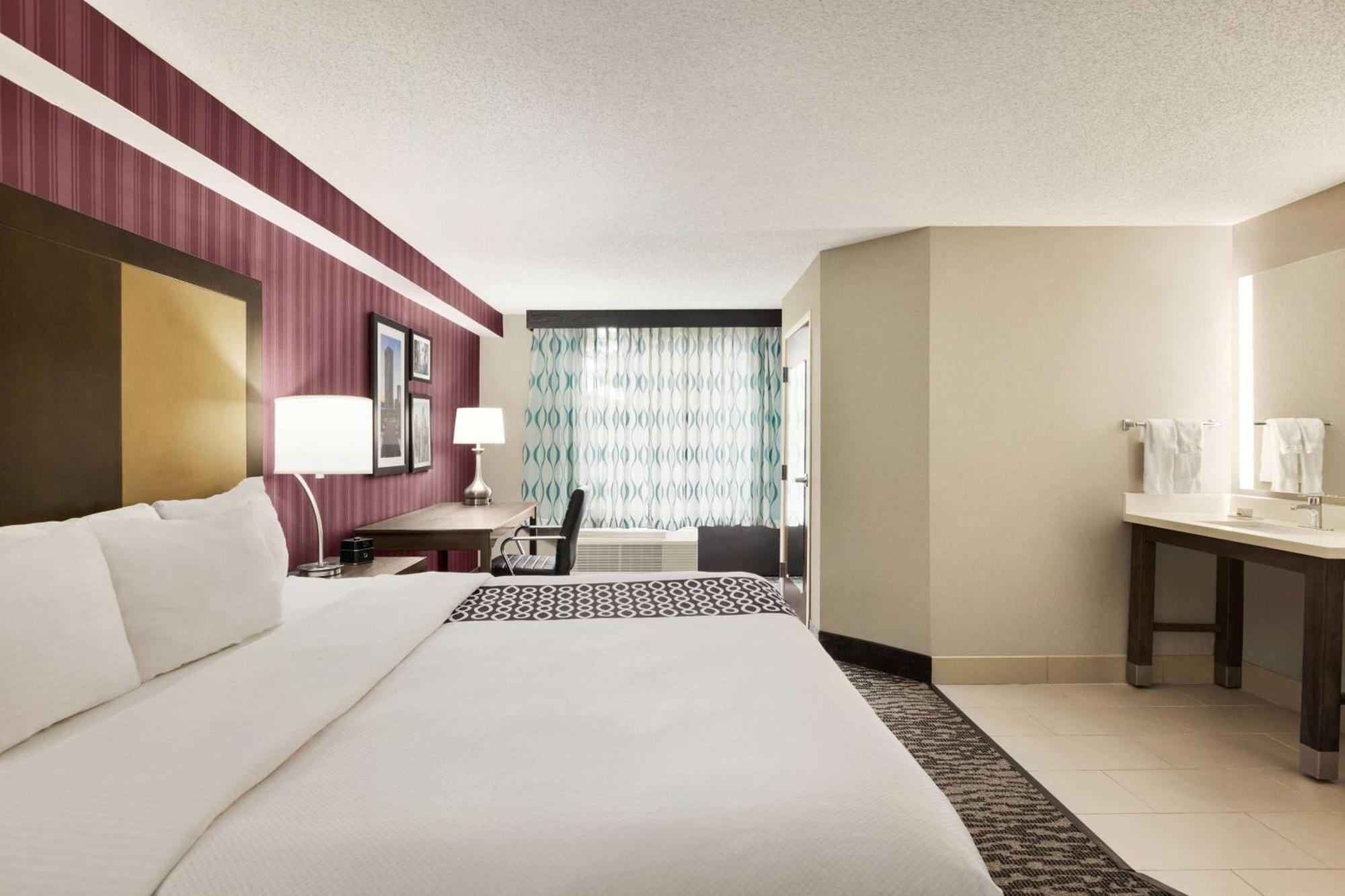La Quinta By Wyndham Newark - Elkton Hotel Exterior photo