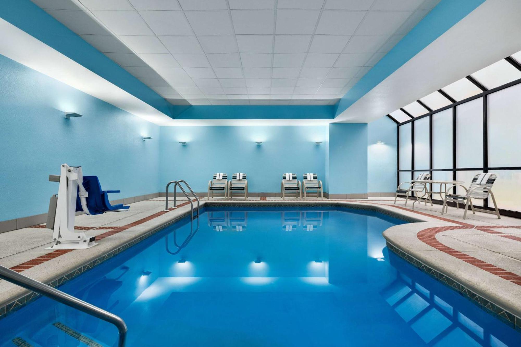 La Quinta By Wyndham Newark - Elkton Hotel Exterior photo