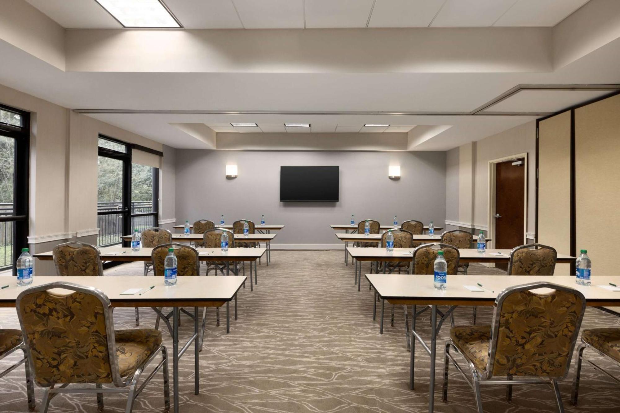 La Quinta By Wyndham Newark - Elkton Hotel Exterior photo