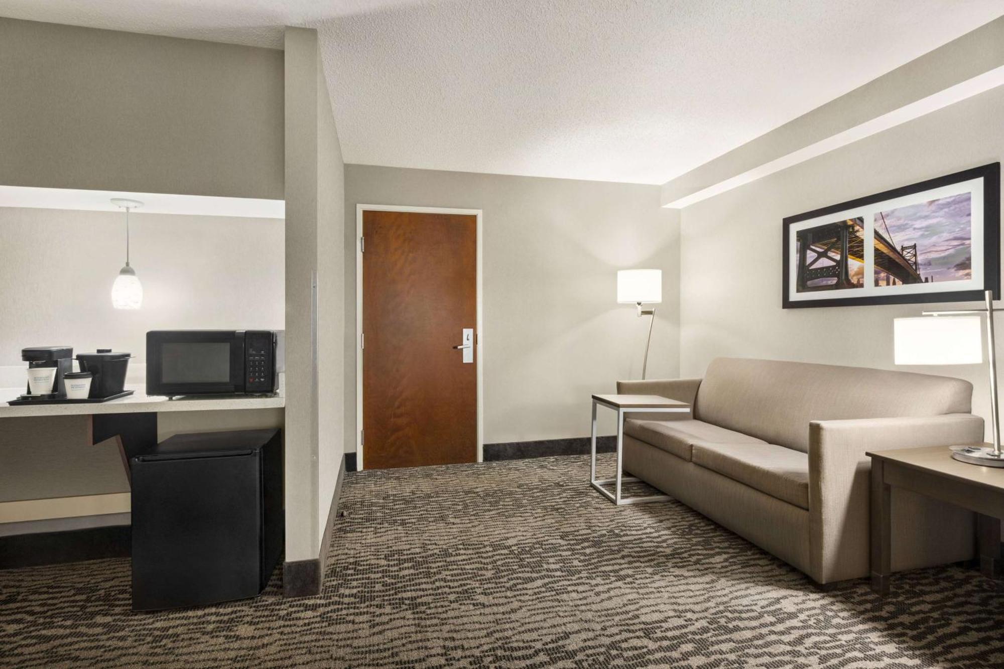 La Quinta By Wyndham Newark - Elkton Hotel Exterior photo