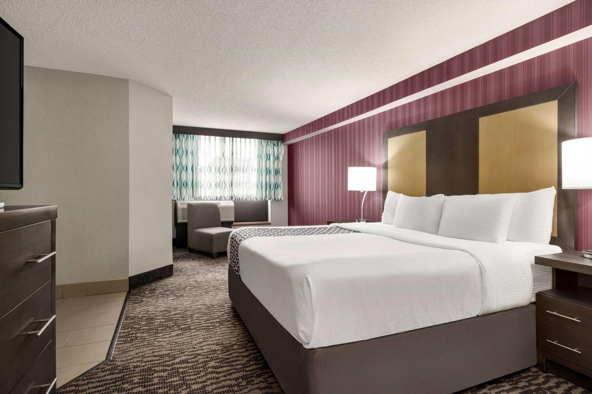 La Quinta By Wyndham Newark - Elkton Hotel Exterior photo