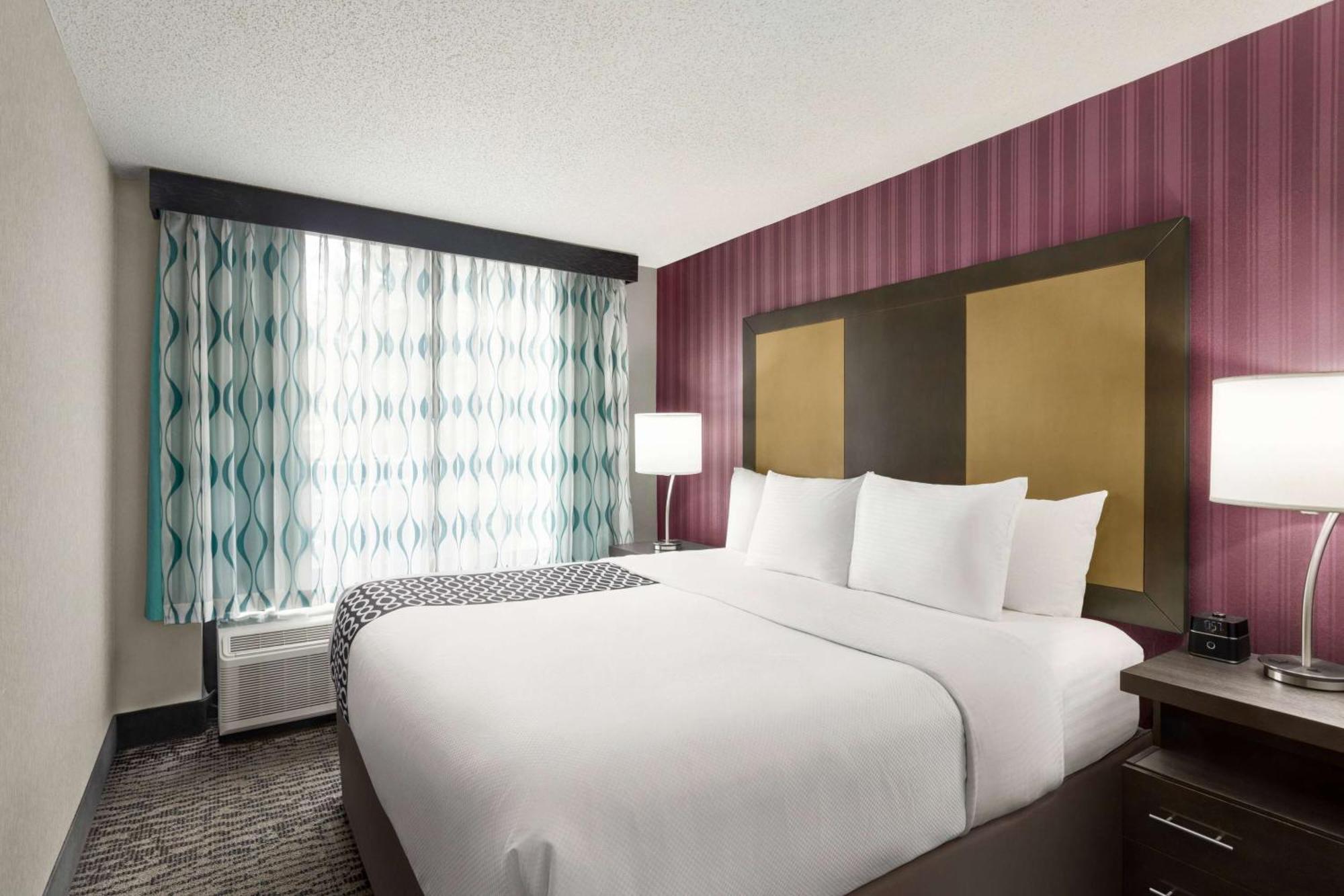 La Quinta By Wyndham Newark - Elkton Hotel Exterior photo