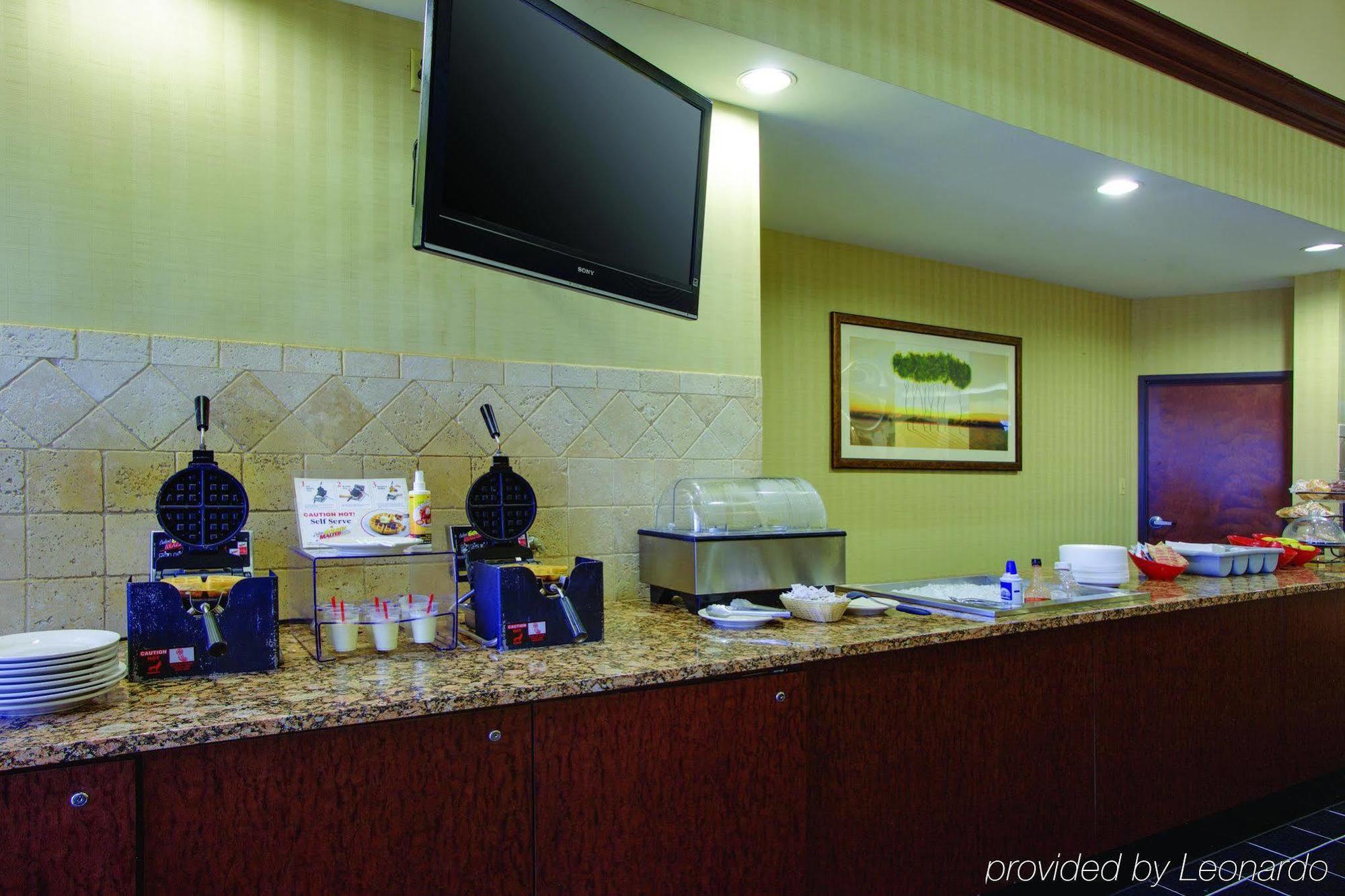 La Quinta By Wyndham Newark - Elkton Hotel Exterior photo