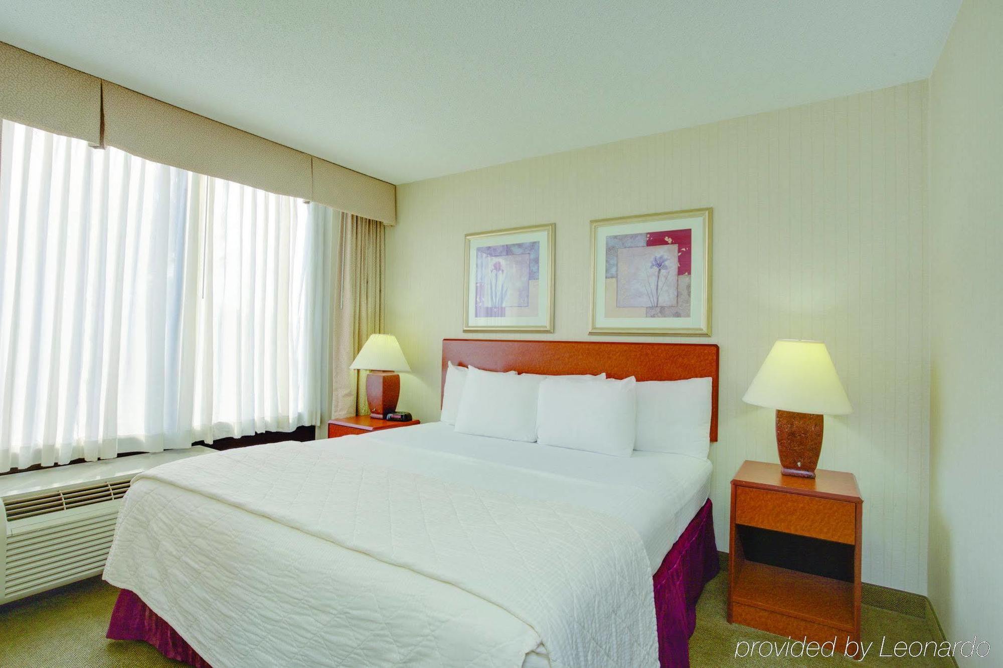 La Quinta By Wyndham Newark - Elkton Hotel Exterior photo
