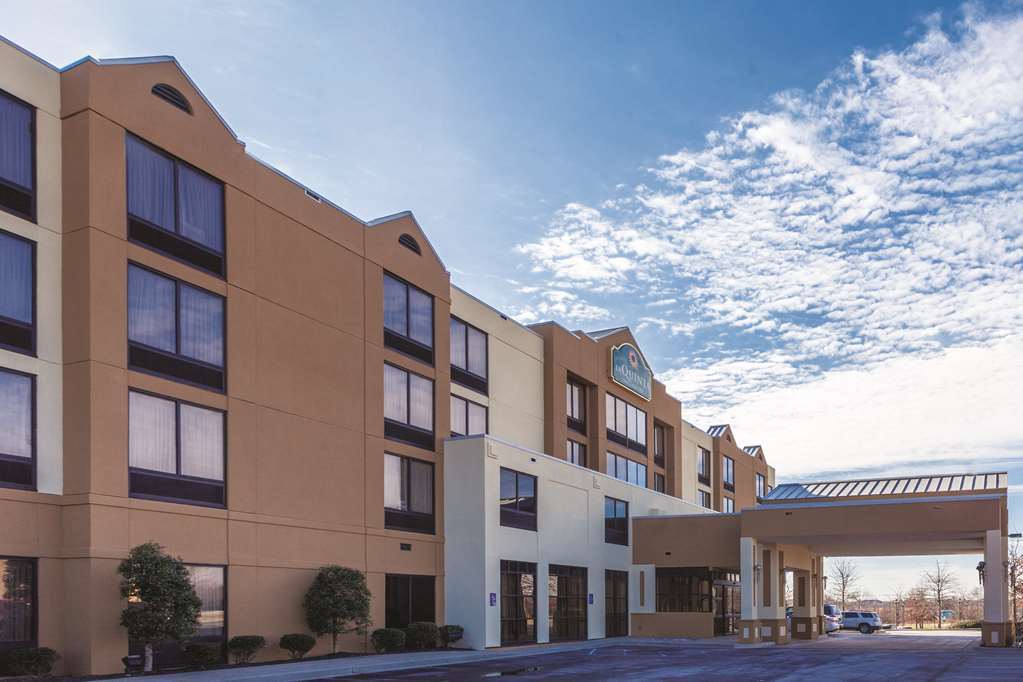La Quinta By Wyndham Newark - Elkton Hotel Exterior photo